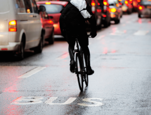 ¿Se puede circular por el carril bus con bicicleta?